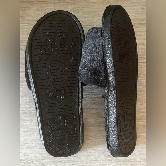 ✨NEW✨ Fashion CC White Faux Fur Women’s Slippers 8 9 10 - Picture 5 of 5